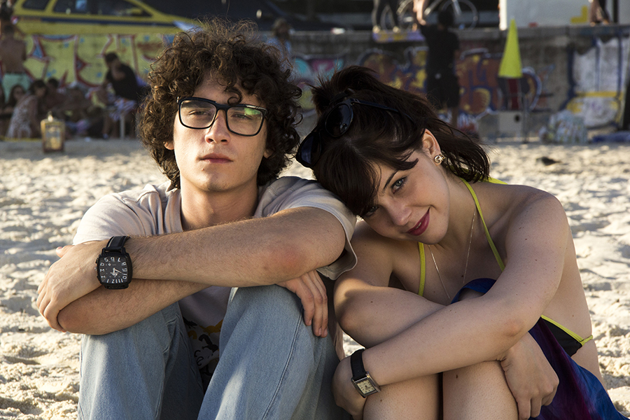 Confira o trailer de ''O último virgem'', comédia com Gui Prates e Fiorella Mattheis