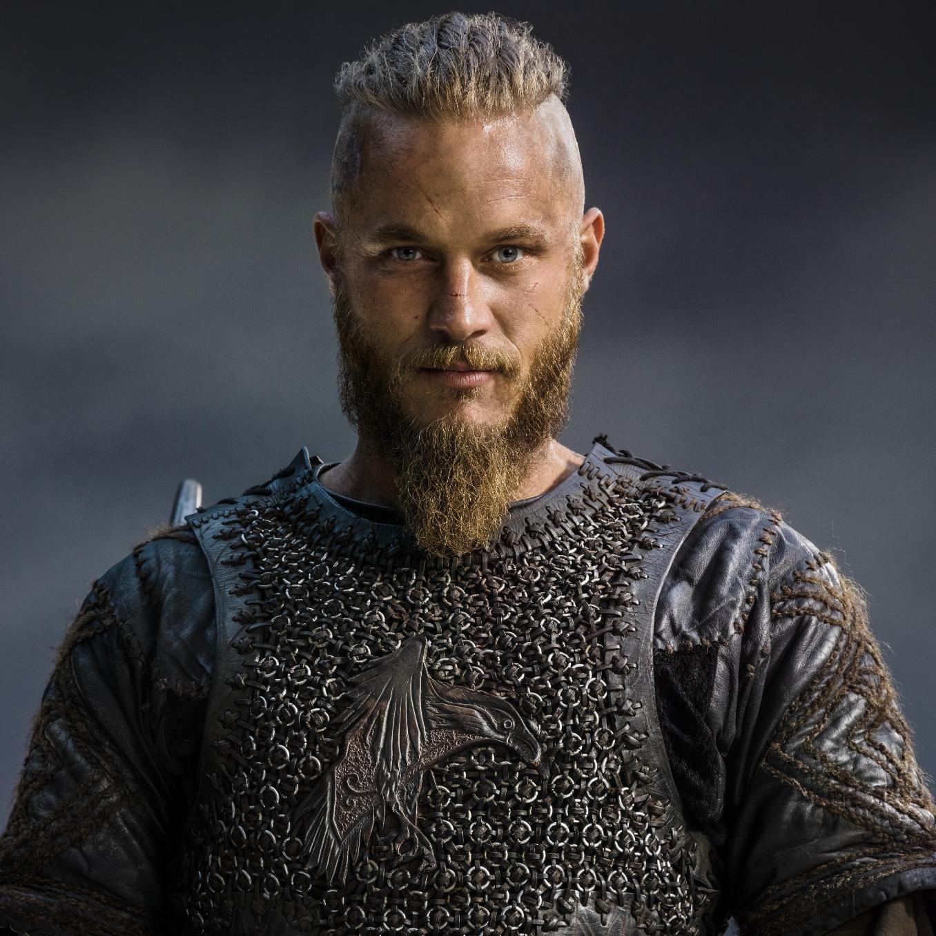 Conheça o novo projeto do astro de ''Vikings''