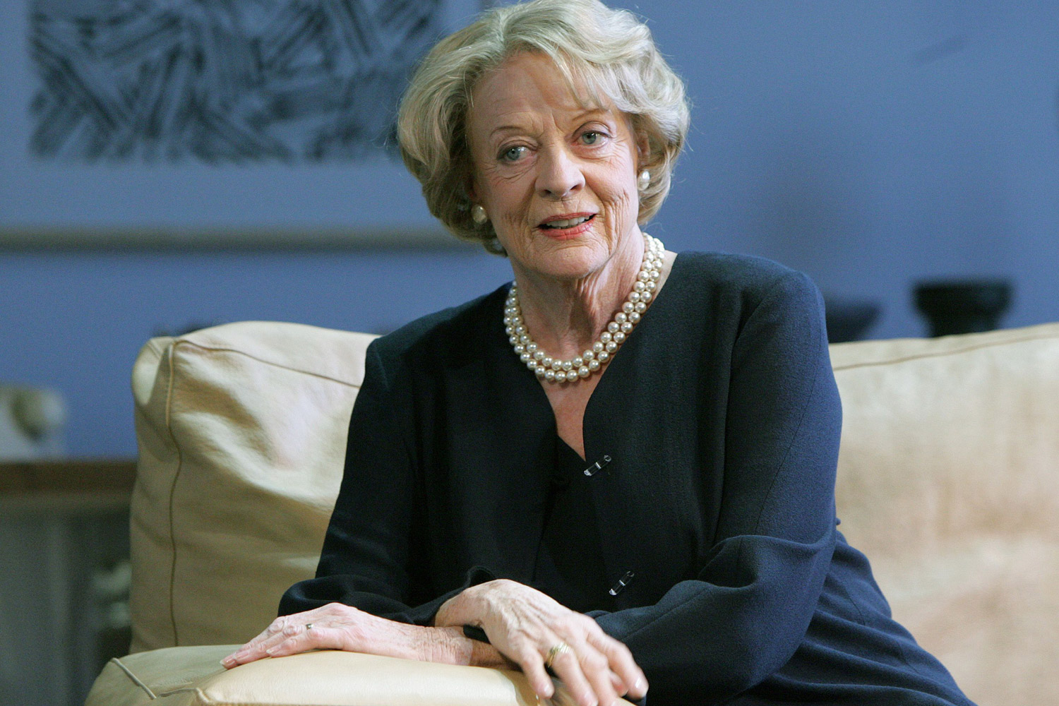 Maggie Smith diz que não conseguiria começar carreira hoje pois ''jovens atrizes precisam ficar sempre sem roupas''