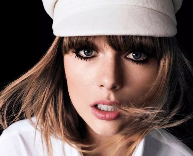 Taylor Swift é a capa da revista ''ELLE''