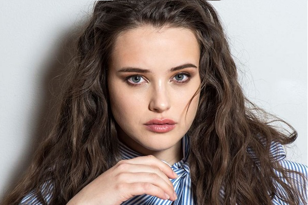 Katherine Langford fará filme com Daniel Craig