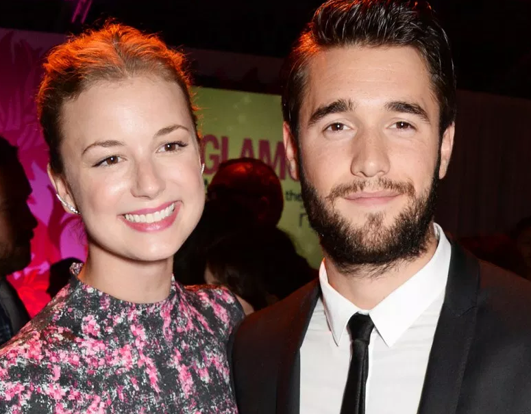 Emily VanCamp e Josh Bowman se casam na vida real