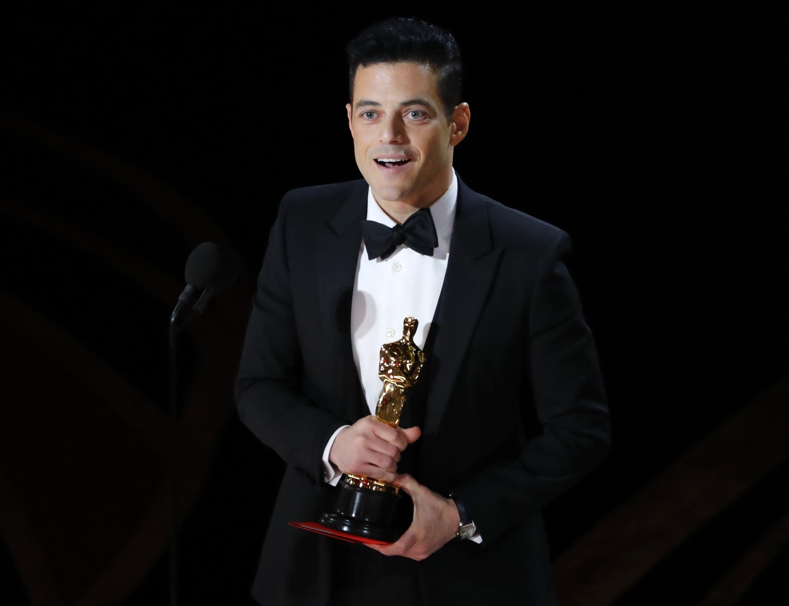 Rami Malek faz discurso emocionado no Oscar