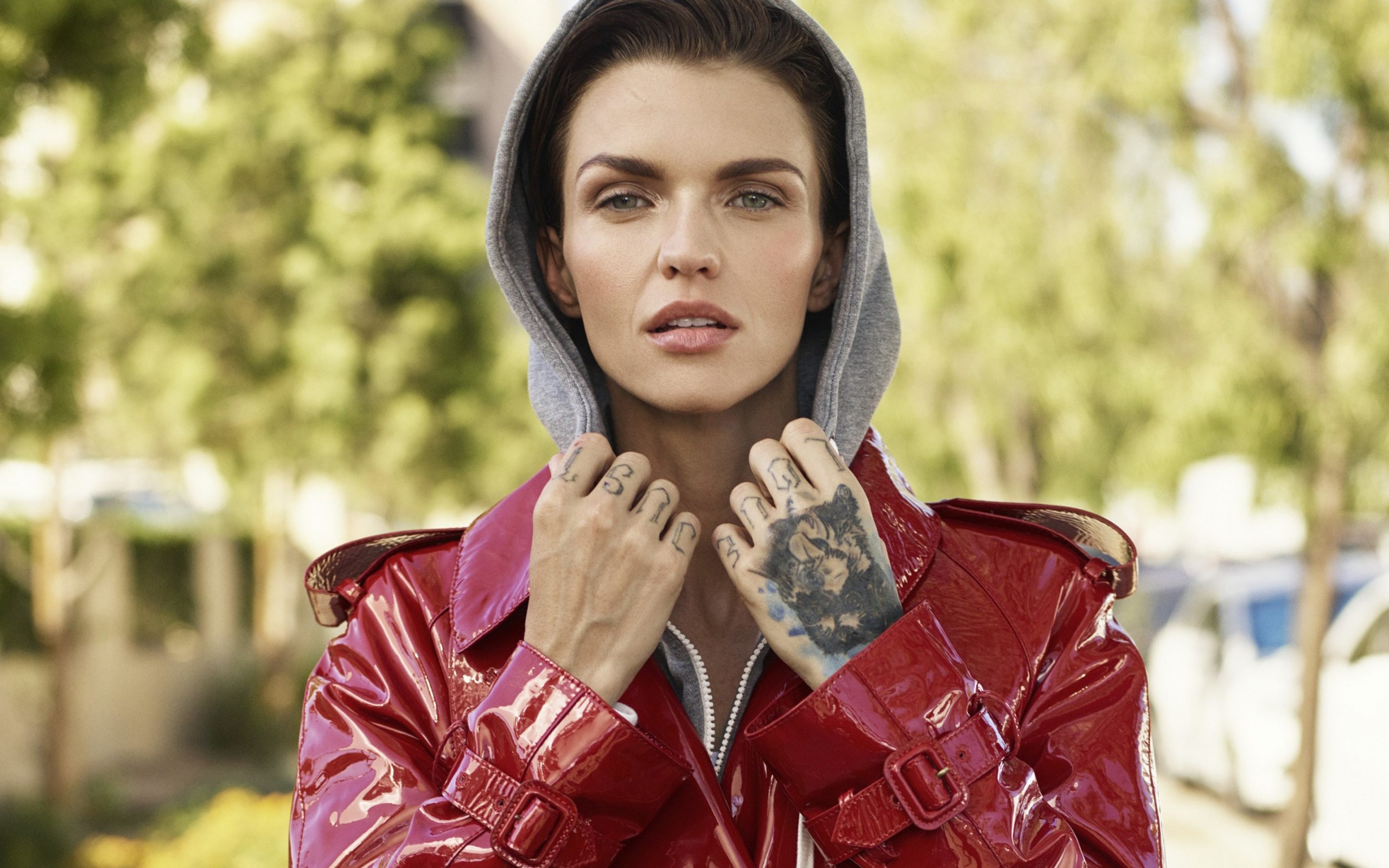 Ruby Rose solta o verbo e denuncia abusos durante as gravações de "Batwoman"
