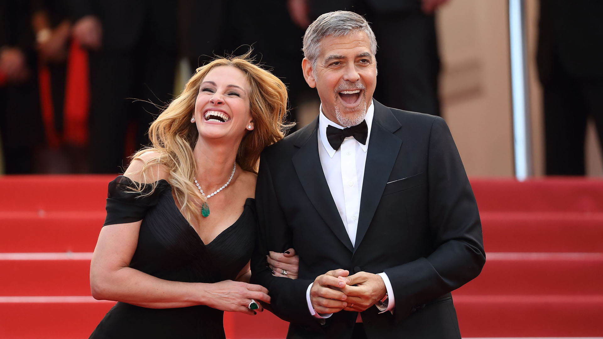 CANNES, FRANCE - MAY 12: Julia Roberts and George Clooney attend the 'Money Monster' premiere during the 69th annual Cannes Film Festival at the Palais des Festivals on May 12, 2016 in Cannes, France. (Photo by Mike Marsland/WireImage)