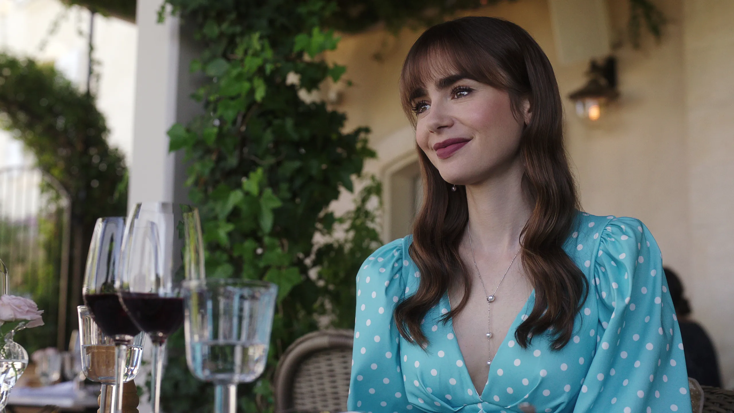 'Emily em Paris': Segredos e escolhas impossíveis no trailer da 3ª temporada