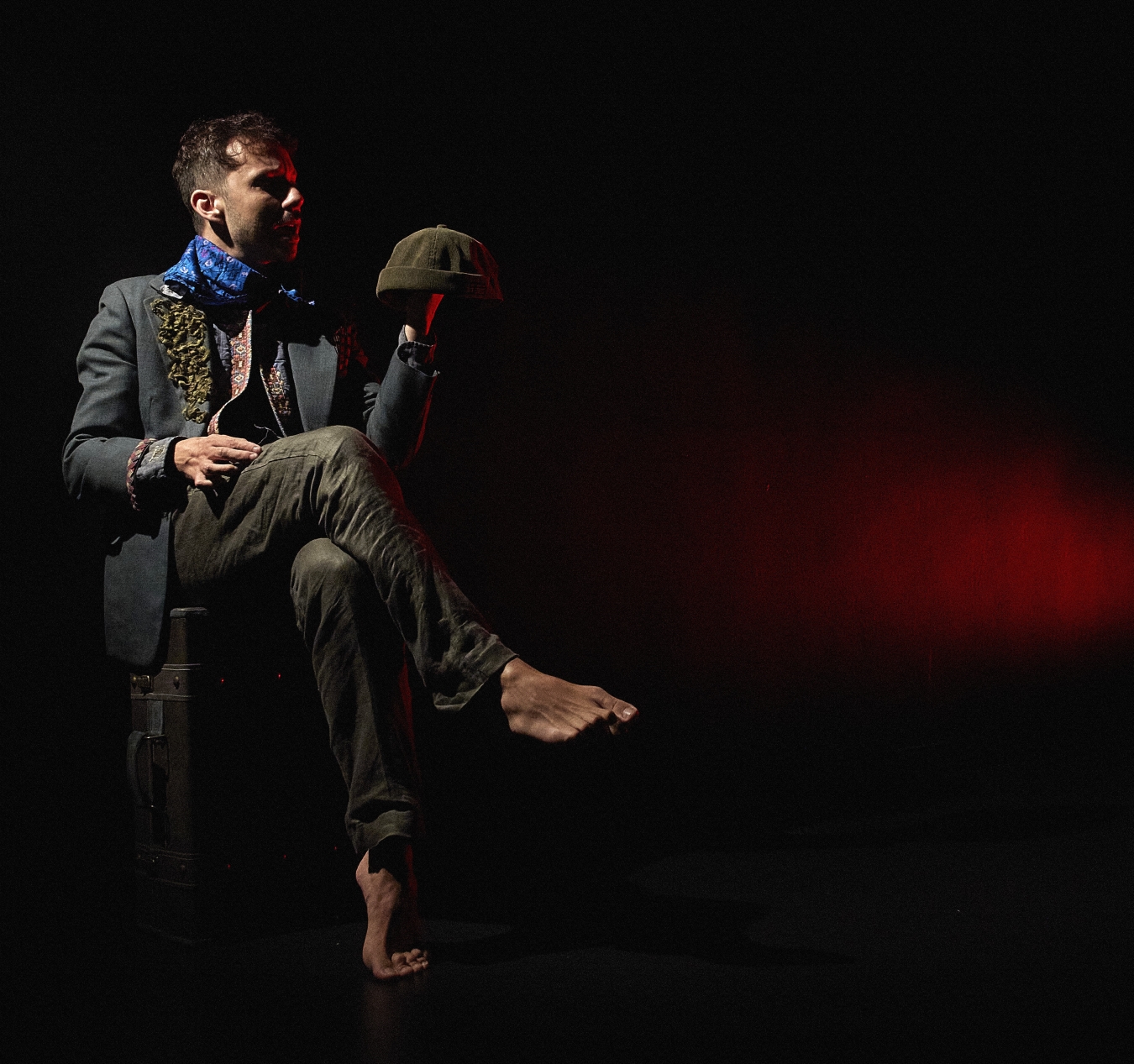 Solo com João Pedro Zappa, "Aqueles que deixam Omelas" faz nova temporada no Teatro Poeirinha